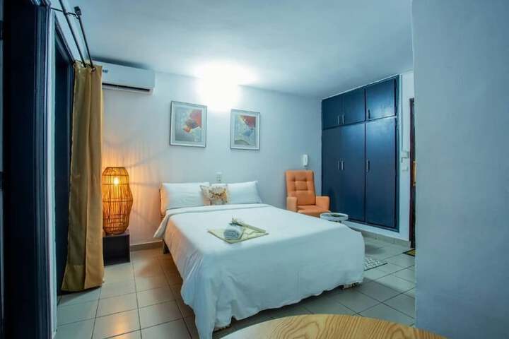 Room 2 of 15