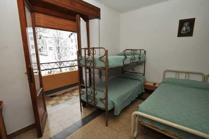 Room 8 of 44