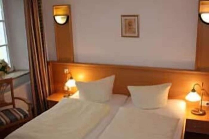 Room 5 of 20