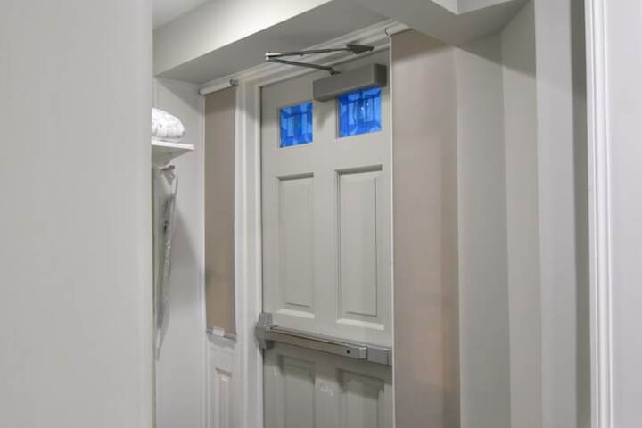 Room 6 of 109