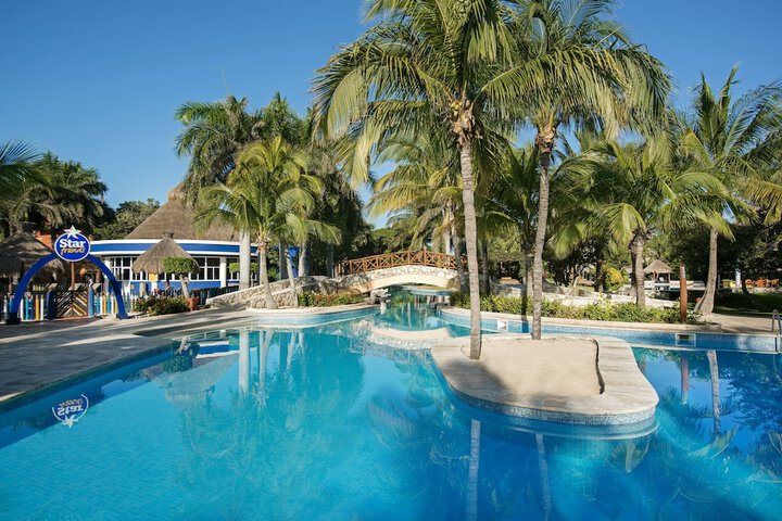 Pool Hotel