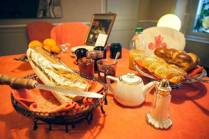 Breakfast area