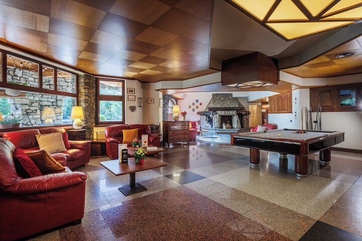 Hotel Interior 93 of 111
