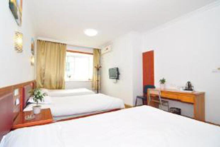 Room 3 of 5