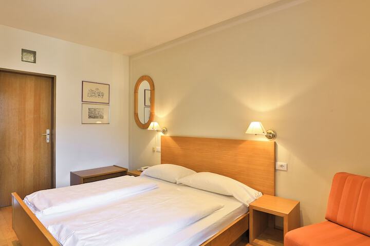 Room 46 of 120