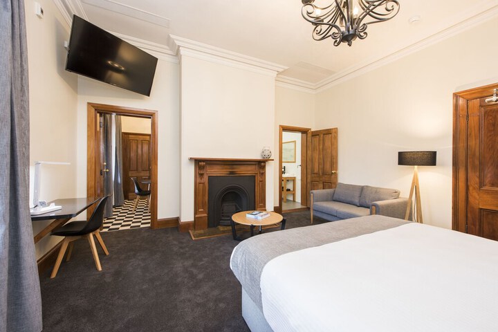 Room 21 of 132