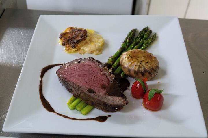 Dining 54 of 68