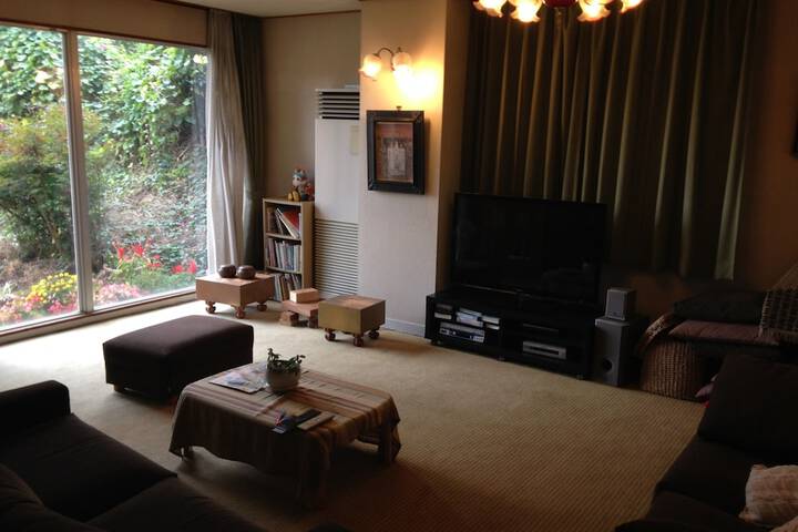 Guest Lobby