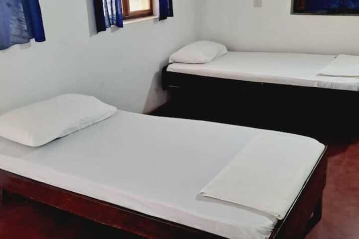 Room 4 of 11