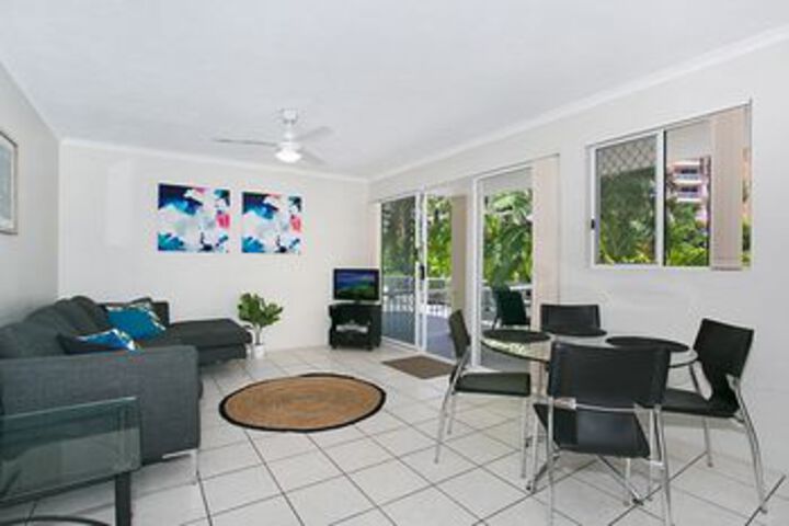 Room 8 of 10