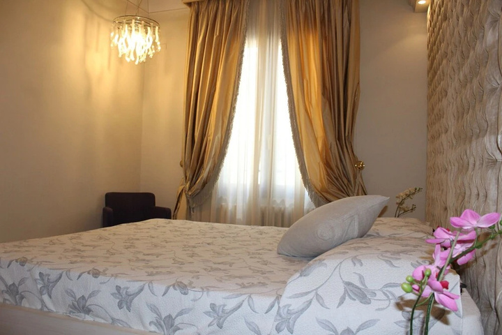 Room 3 of 18