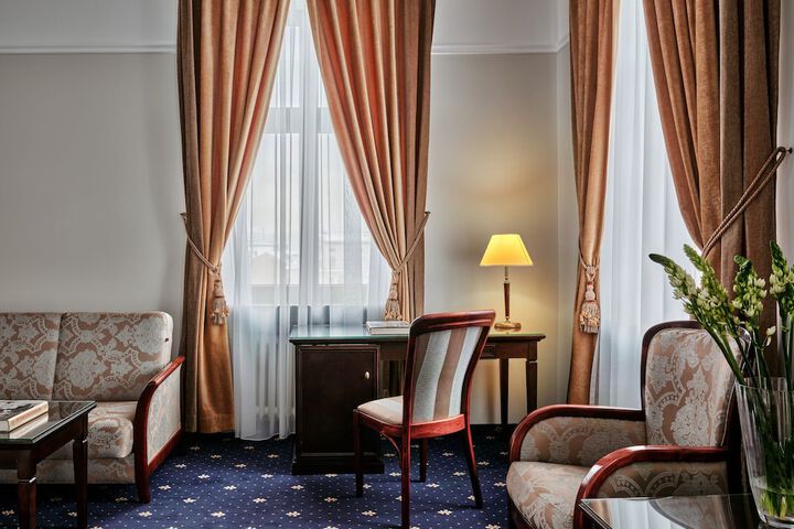 Room 27 of 70