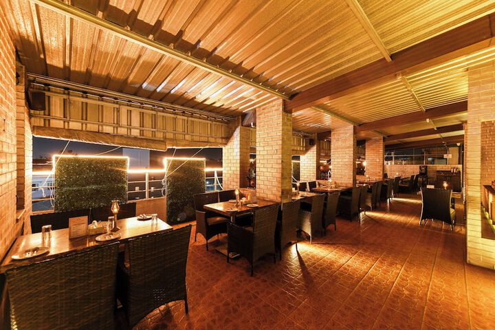 Dining 58 of 76