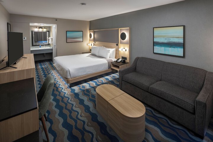 Room 25 of 60
