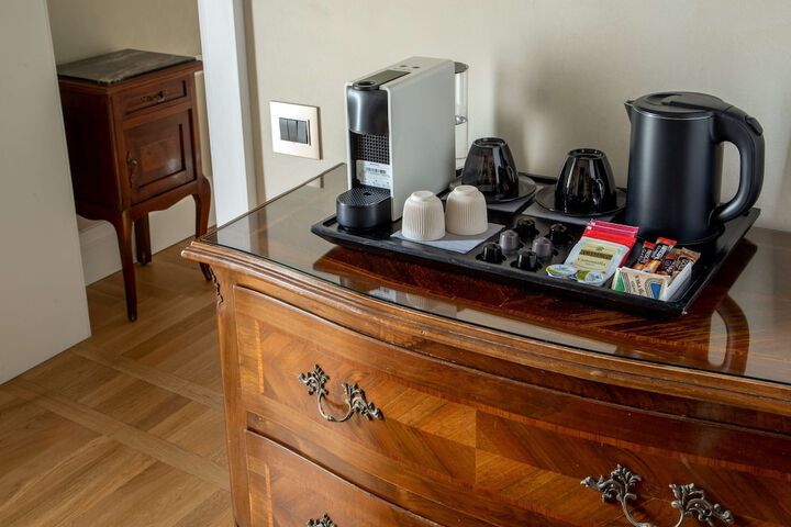 Breakfast/Coffee Service 56 of 98