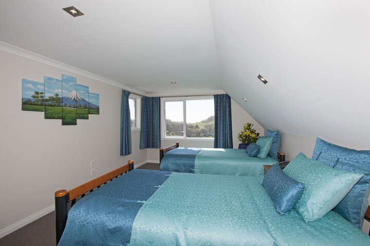 Room 8 of 28