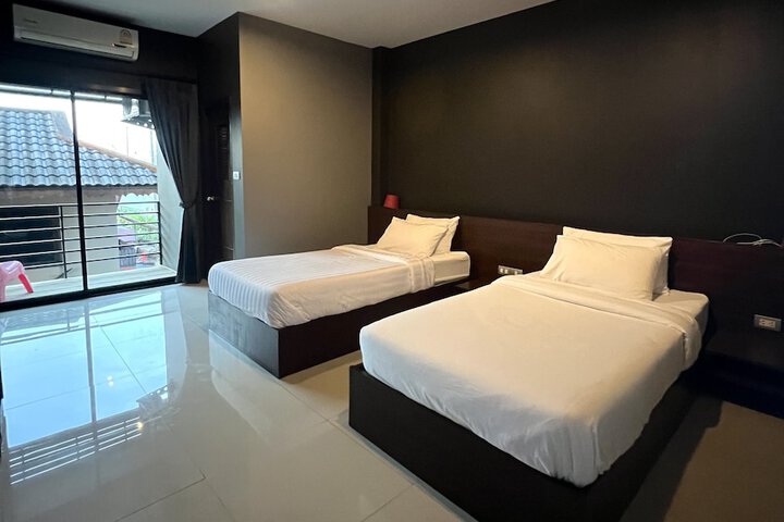 Room 10 of 19