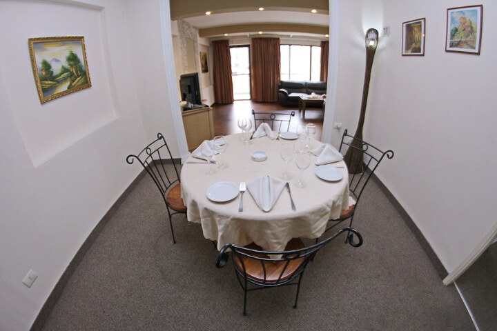 Room 21 of 64