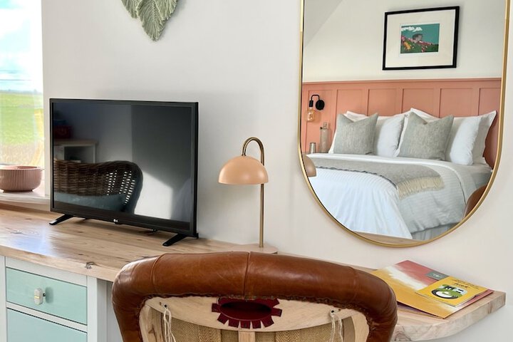 Room 6 of 50