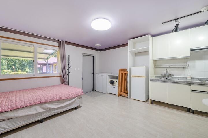 Room 15 of 100