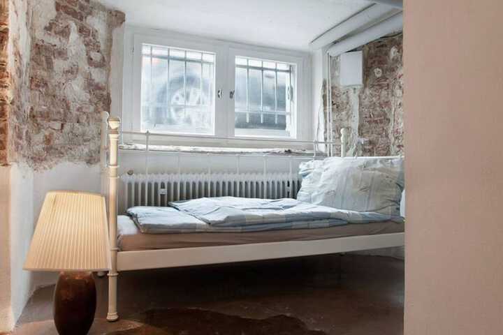 Room 3 of 21