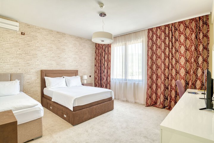 Room 16 of 62