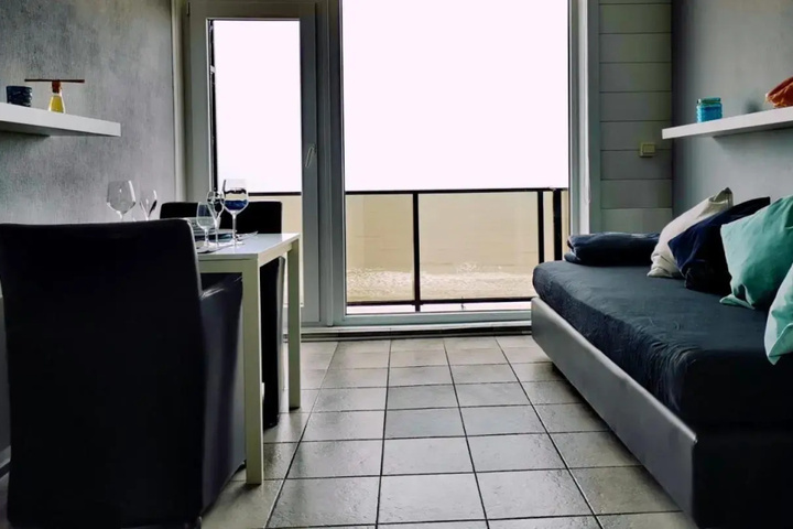 Room 5 of 7