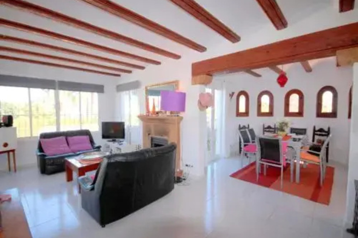 Room 3 of 12