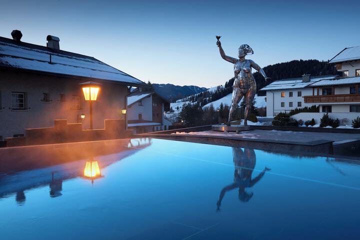 Pool 40 of 112