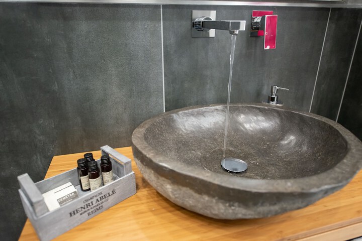 Hermes Rooms for tourists in Naples