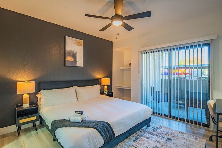 Room 32 of 193