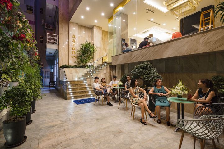Hotel Exterior 109 of 130