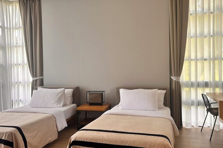 Room 34 of 119