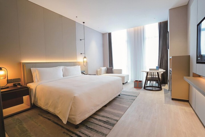 Room 53 of 84