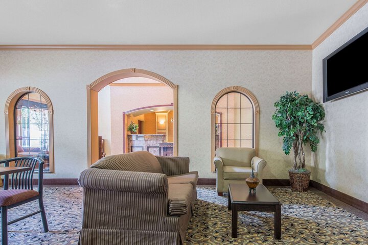 Breakfast/Coffee Service 29 of 38