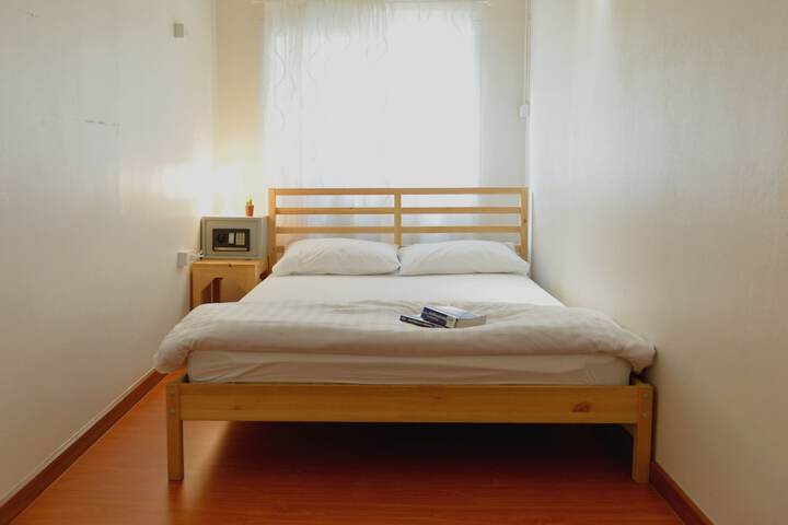Room 9 of 29
