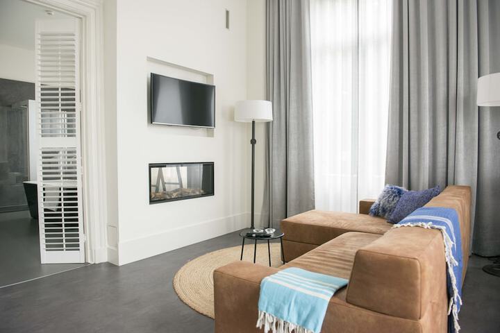 Room 11 of 20