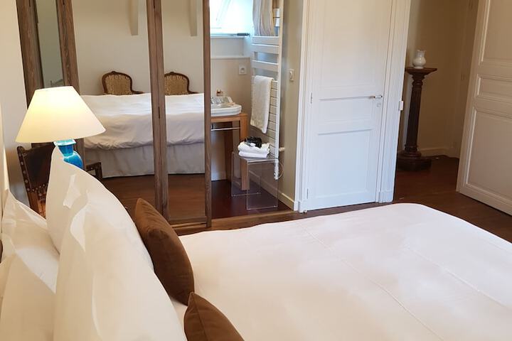 Room 9 of 92