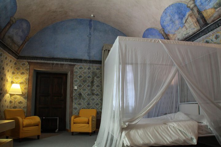 Room 11 of 35