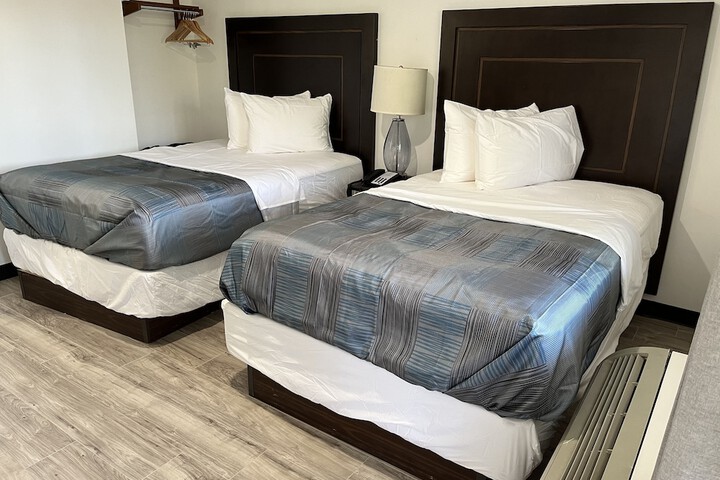 2 Double Beds (2 of 16)