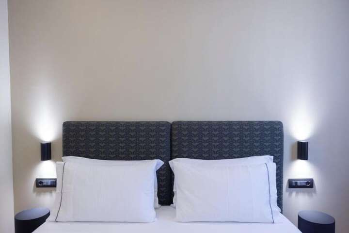 Room 4 of 17