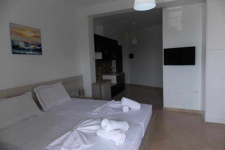 VILA GJONI