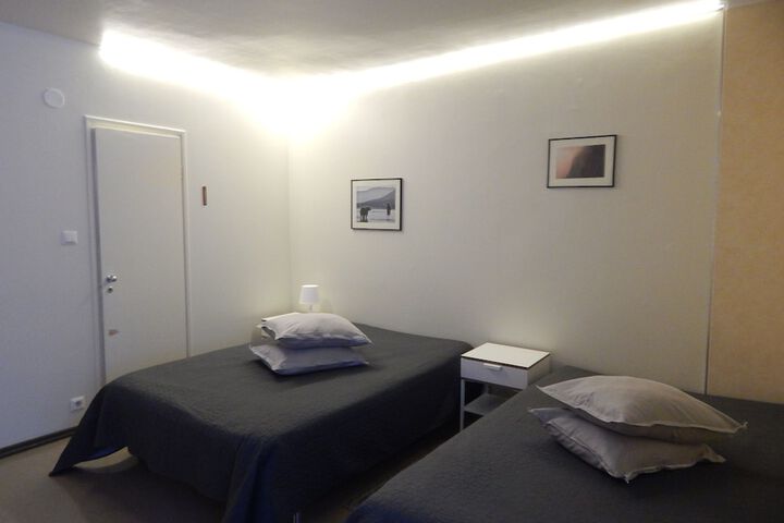 Room 47 of 86