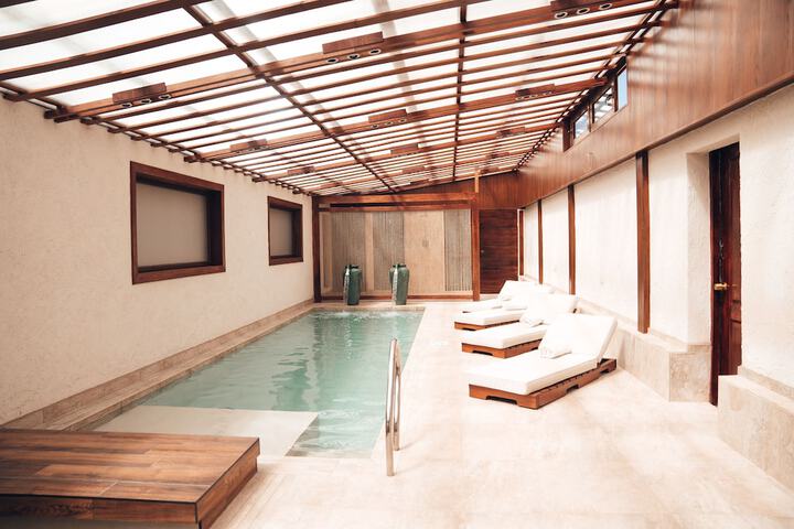 Pools & Facilities
