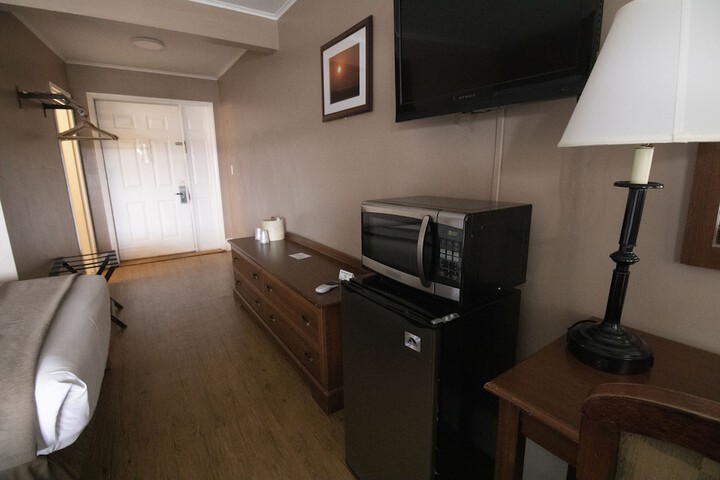 Room 30 of 168