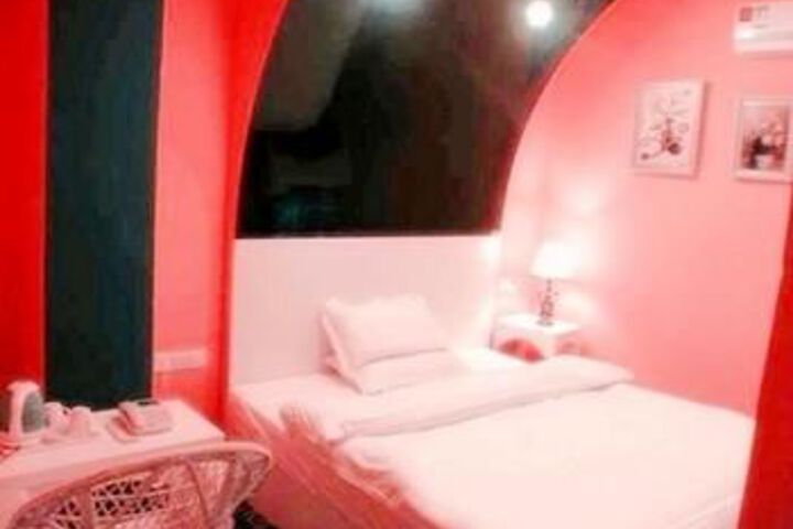 Room 16 of 29