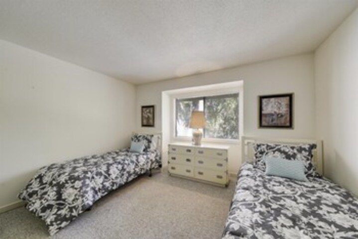 Room 25 of 27