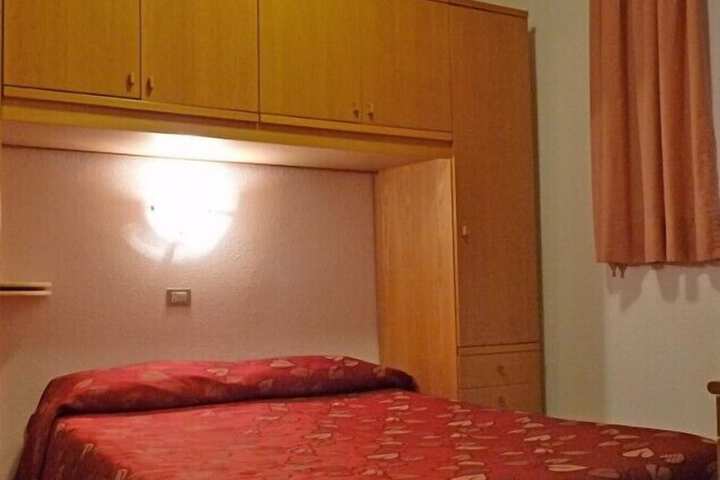 Room 4 of 55