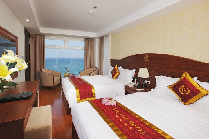 Room 27 of 73