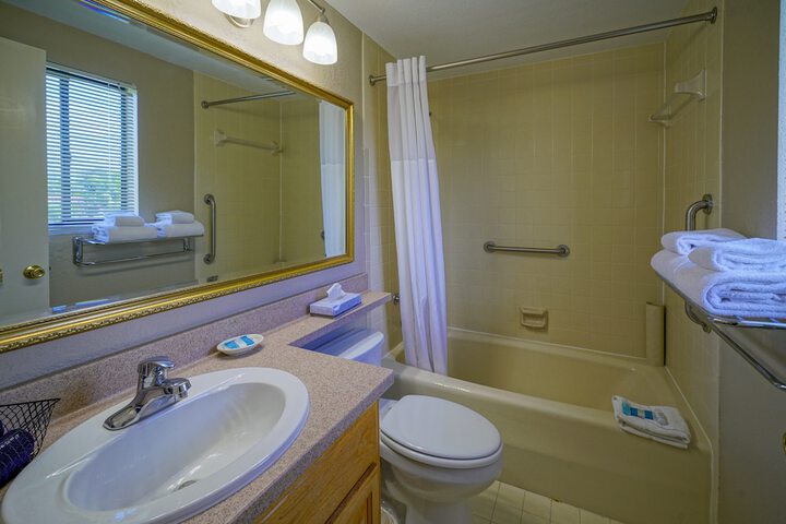 Room 42 of 59